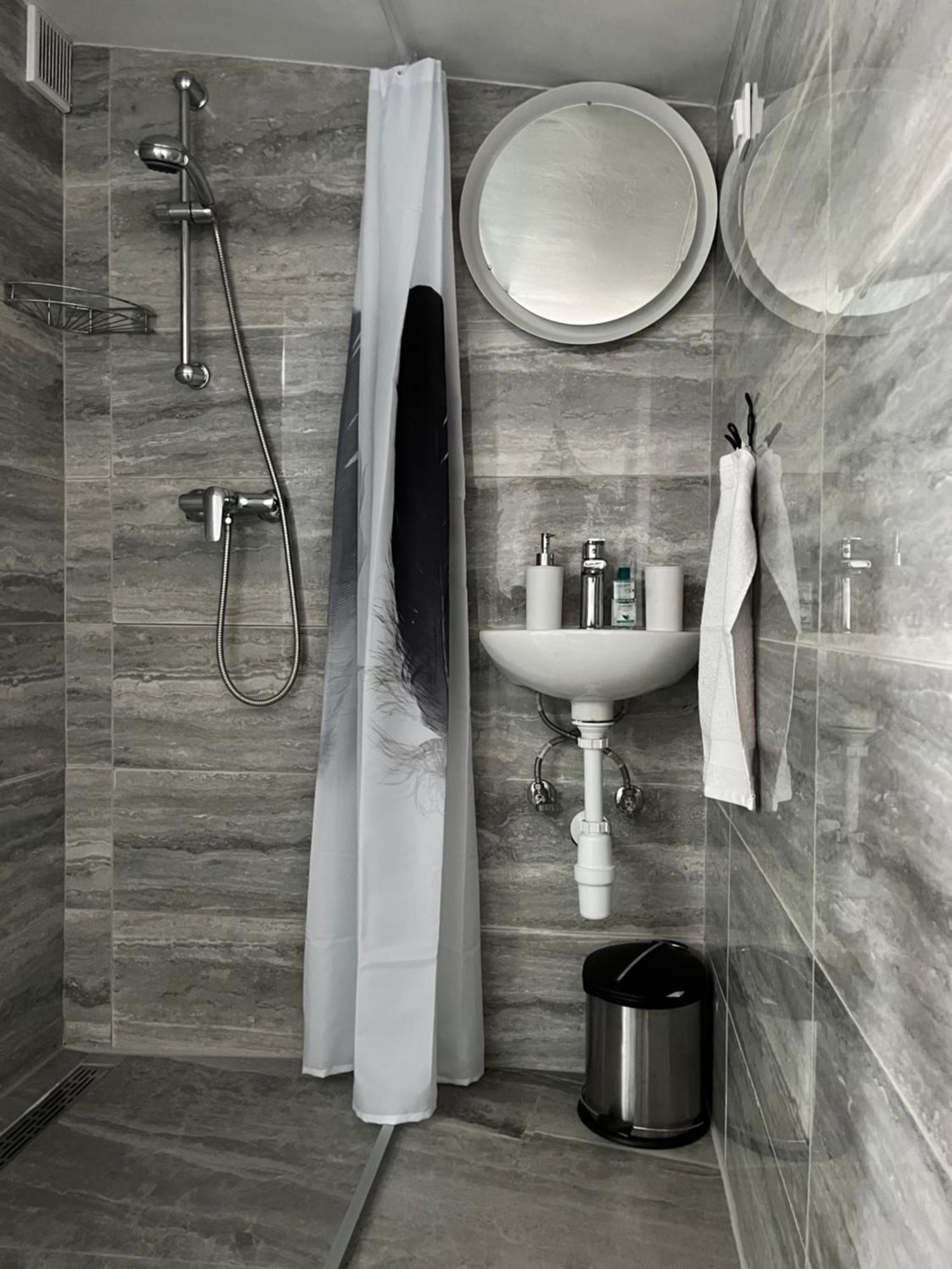 Rooms Horvat คาปรินา ภายนอก รูปภาพ